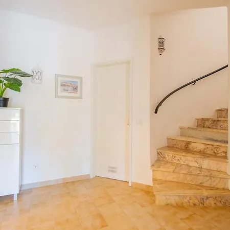 בית נופש 99 Adm Casa Mendes - Fabulous Townhouse